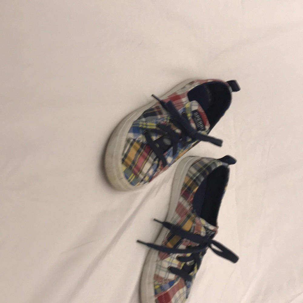 Sperry tennis shoes